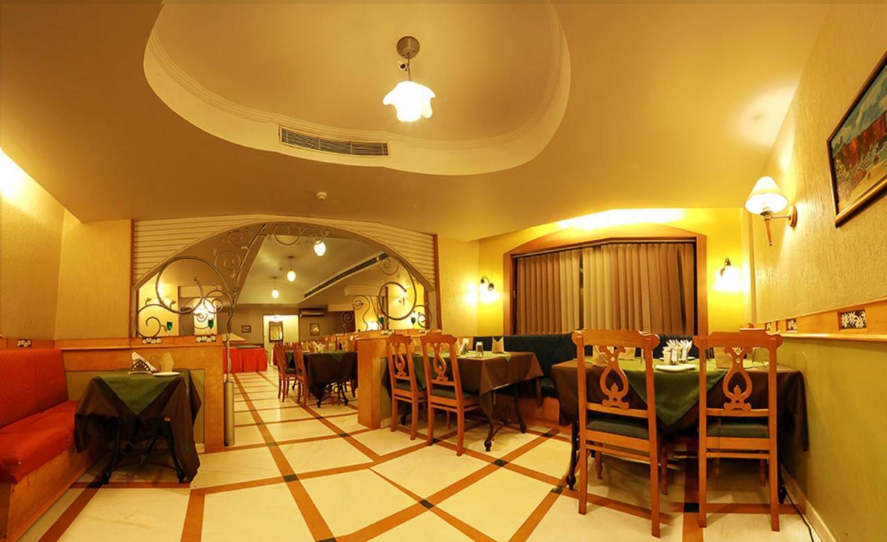 Royal Omars Hotell Kannur Exteriör bild