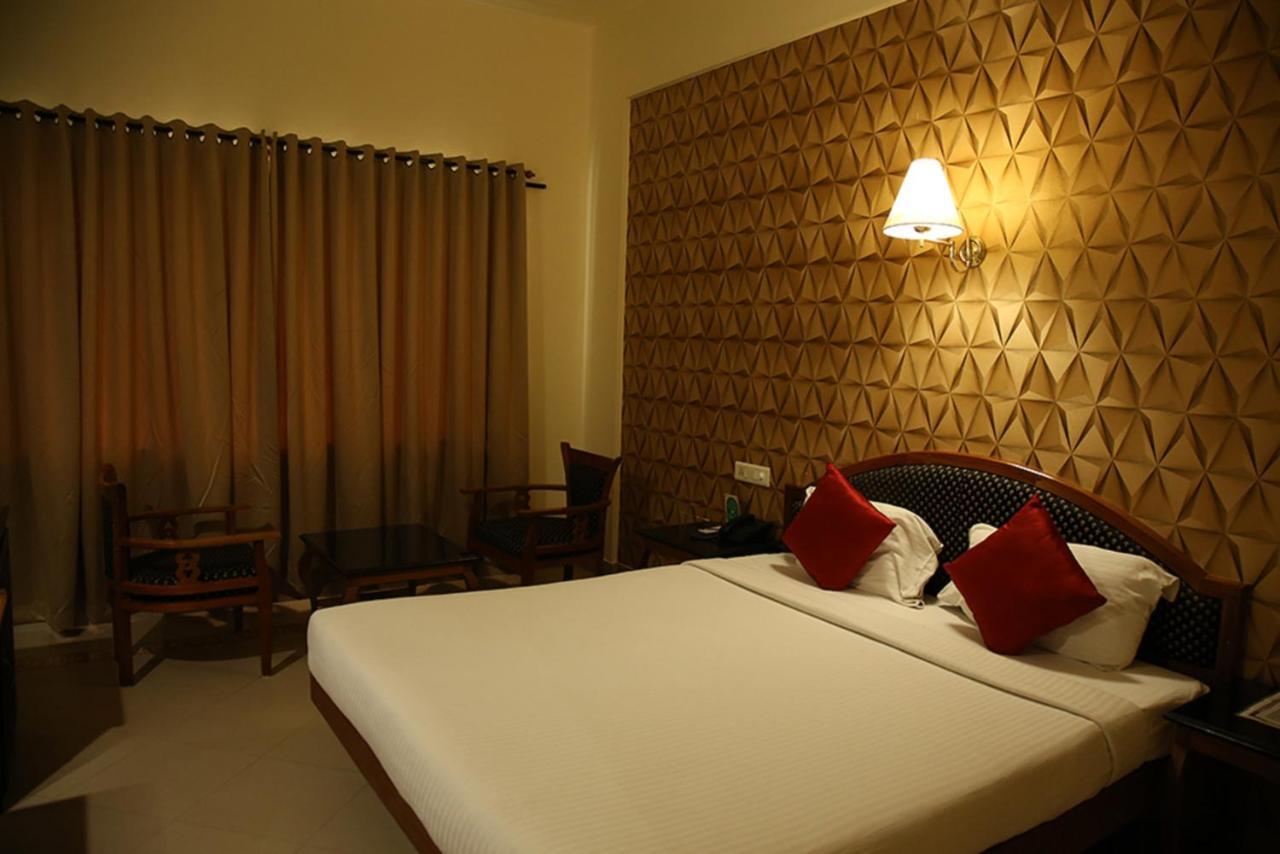 Royal Omars Hotell Kannur Exteriör bild