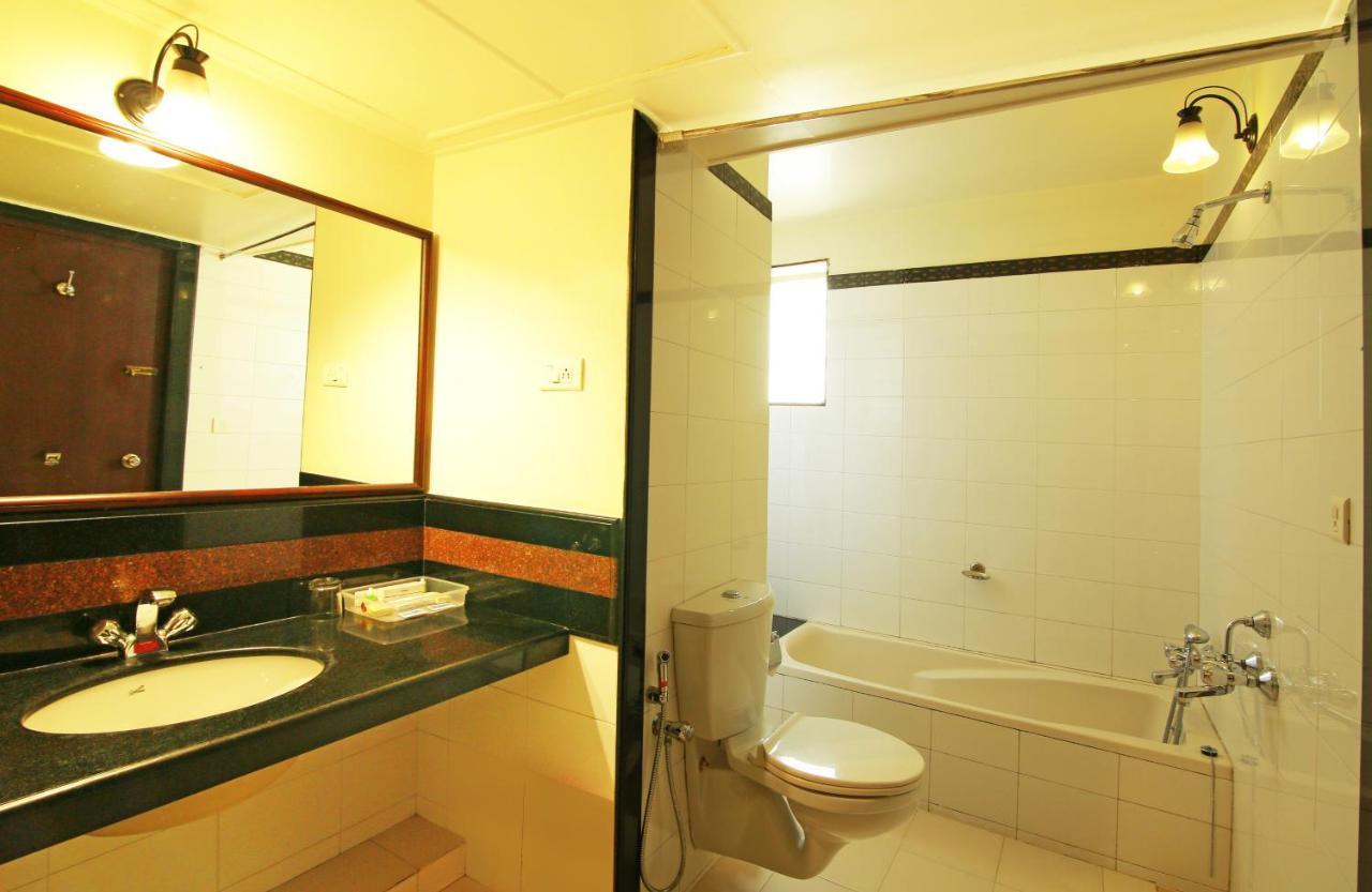 Royal Omars Hotell Kannur Exteriör bild